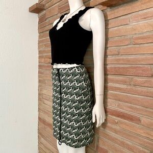 Abstract Design Zippered Mini Skirt